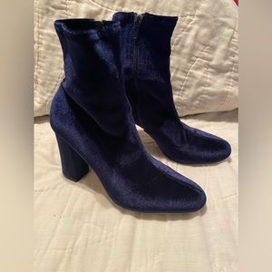 Madden Girl Blue velvet Boot